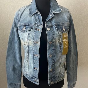 NWT signature, Levi Strausse classic fit premium denim, trucker jacket.